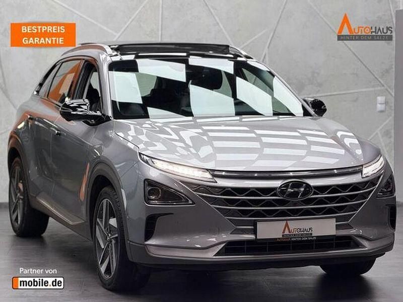 Shimmering silver / met Gebraucht 2023 Hyundai Nexo Basis SUV | 13.950 € (Superpreis) - Bild 1/4