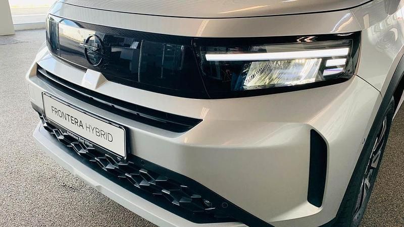 Neu Opel Frontera 145 PS (106 kW) 2026 Silber SUV