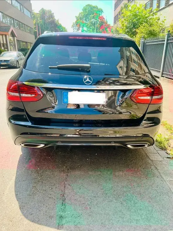 Gebraucht Mercedes C200 AMG line 184 PS (135 kW) 2019 Schwarz Limousine