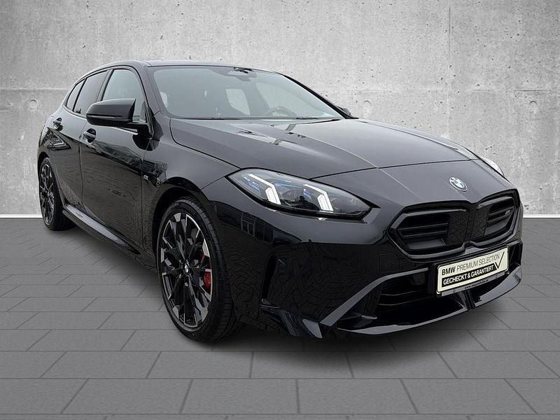 Gebraucht BMW M135 Performance 300 PS (220 kW) 2025 Schwarz Kleinwagen