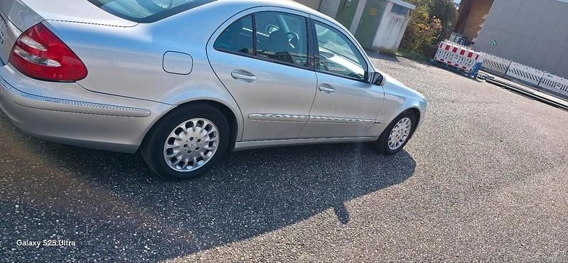 Gebraucht Mercedes E200 163 PS (119 kW) 2004 Grau Limousine