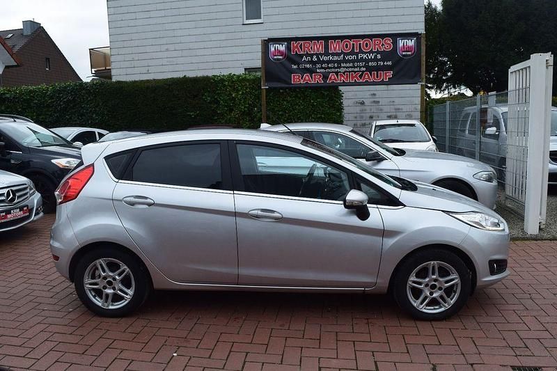 Gebraucht Ford Fiesta 80 PS (58 kW) 2014 Silber Kleinwagen