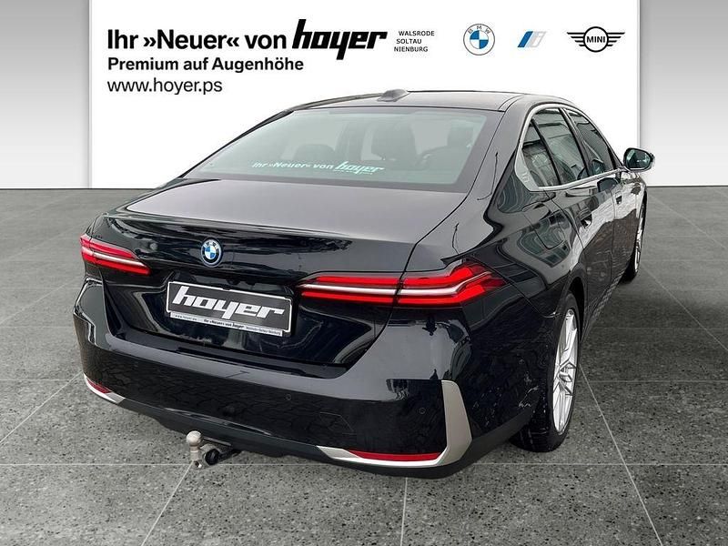 Gebraucht BMW 530e Sport Line 299 PS (219 kW) 2024 Saphirschwarz (metallic) Limousine