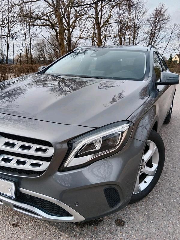 Gebraucht Mercedes GLA180 2018 Grau SUV