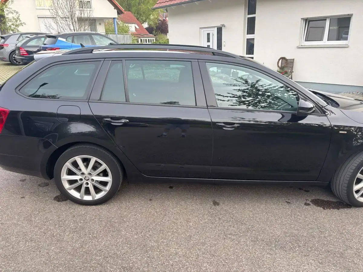 Gebraucht Skoda Octavia Joy 150 PS (110 kW) 2016 Schwarz Kombi