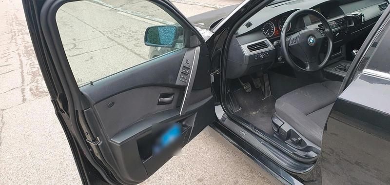 Gebraucht BMW 523 177 PS (130 kW) 2006 Schwarz Limousine