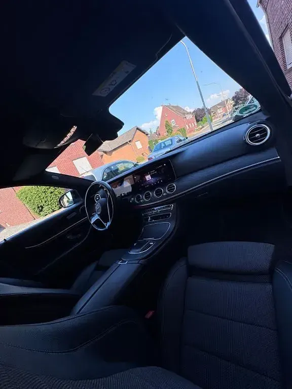 Gebraucht Mercedes E220 All-Terrain 194 PS (142 kW) 2021 Schwarz Kombi