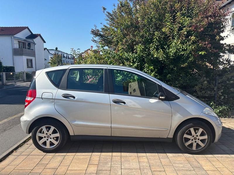 Silber Gebraucht 2004 Mercedes A150 Classic Van / Kleinbus | 2.000 € (Fairer Preis) - Bild 1/4