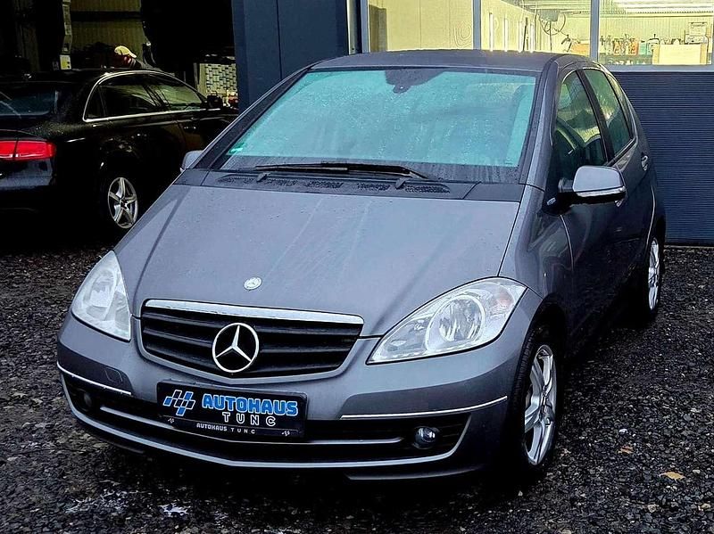 Gebraucht Mercedes A160 95 PS (69 kW) 2009 Mountaingrau  met. (metallic) Limousine