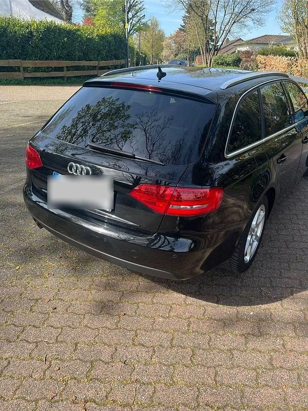 Gebraucht Audi A4 Ambiente 146 PS (107 kW) 2011 Schwarz Kombi