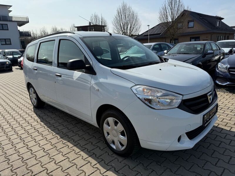 Weiß Gebraucht 2016 Dacia Lodgy Essentiel Van / Kleinbus | 6.490 € (Guter Preis) - Bild 1/4
