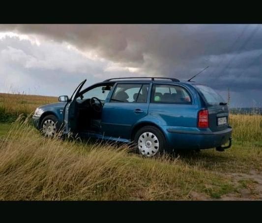 Blau Gebraucht 2003 Skoda Octavia Kombi | 1.500 € (Fairer Preis) - Bild 1/4