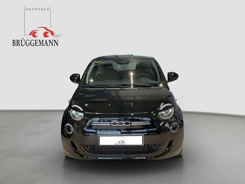 Gebraucht Fiat 500e Action 69 kW (95 PS) 2022 Schwarz Kleinwagen