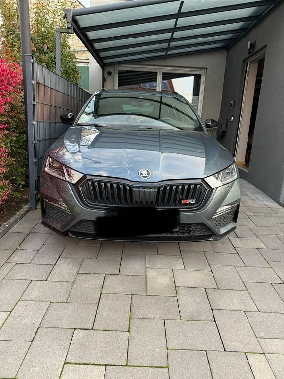 Grau Gebraucht 2021 Skoda Octavia RS Kombi | 32.250 € (Fairer Preis) - Bild 1/4