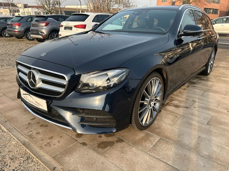 Blau Gebraucht 2019 Mercedes E300 AMG Kombi | 31.450 € (Fairer Preis) - Bild 1/4