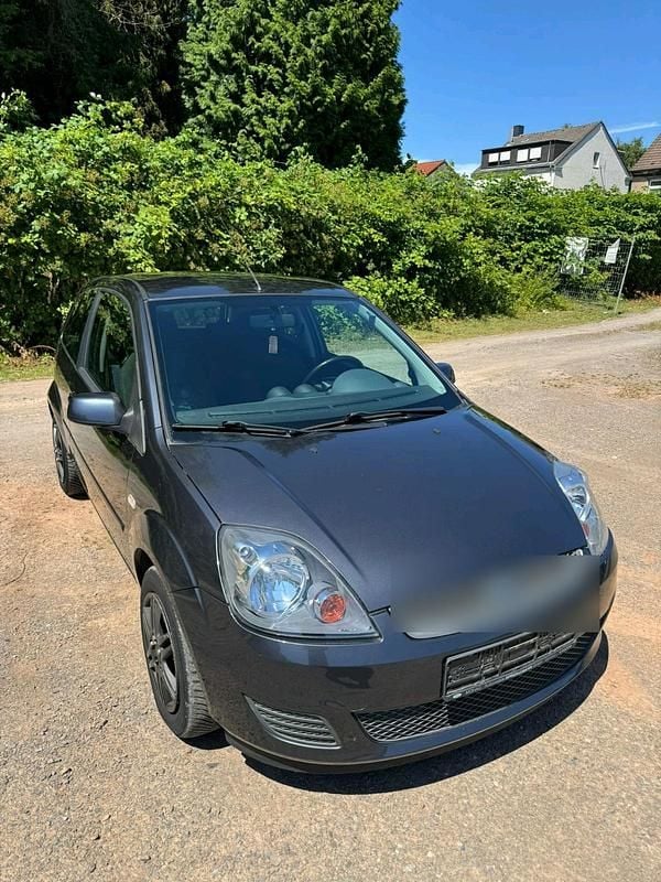 Grau Gebraucht 2008 Ford Fiesta Kleinwagen | 1.250 € (Guter Preis) - Bild 1/4