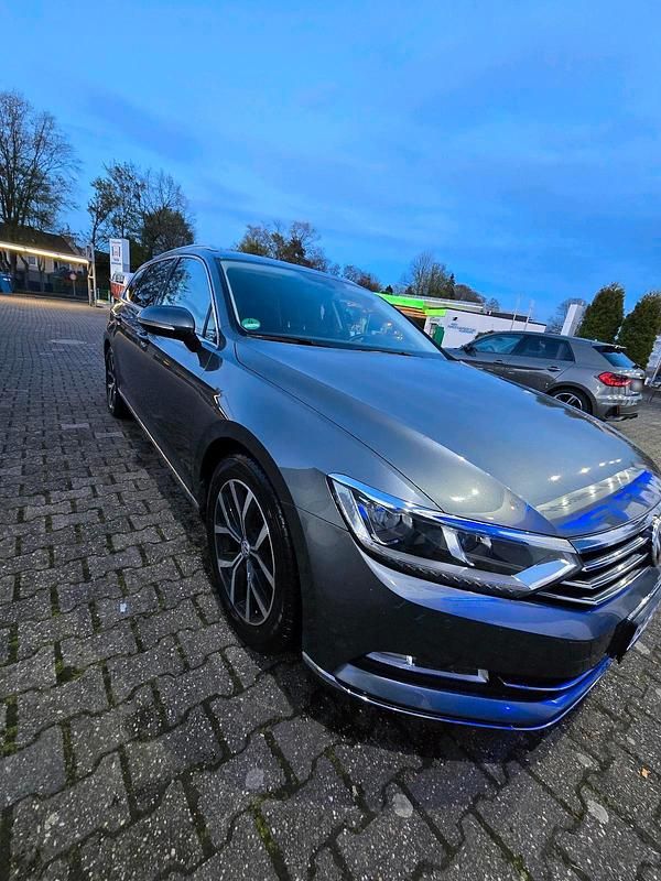Gebraucht VW Passat 155 PS (114 kW) 2016 Grau Kombi