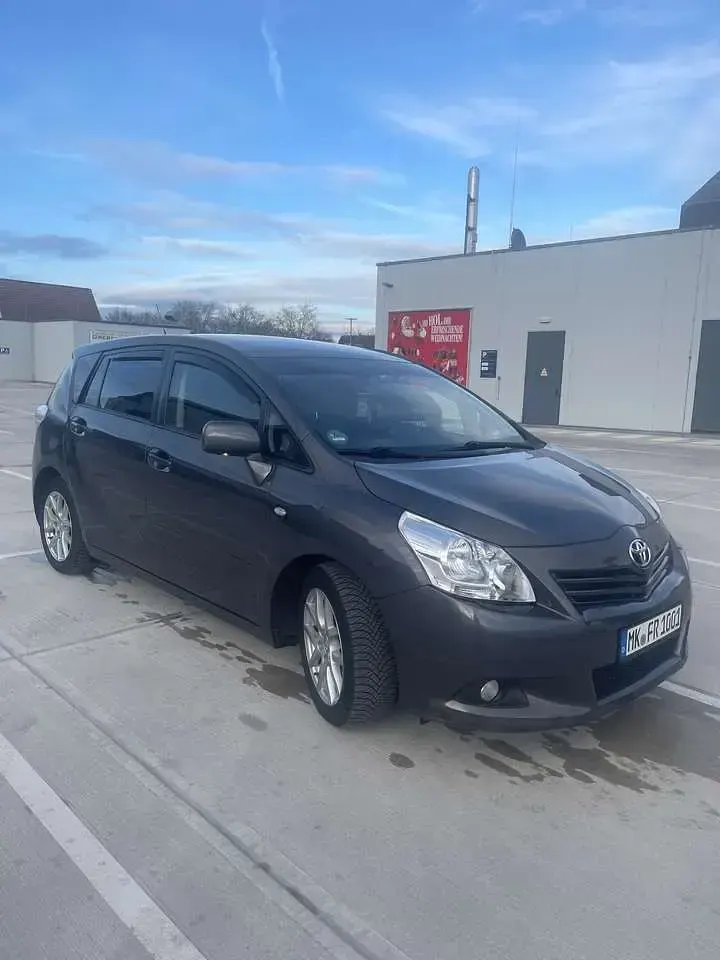 Gebraucht Toyota Verso Multidrive S 147 PS (108 kW) 2009 Van / Kleinbus