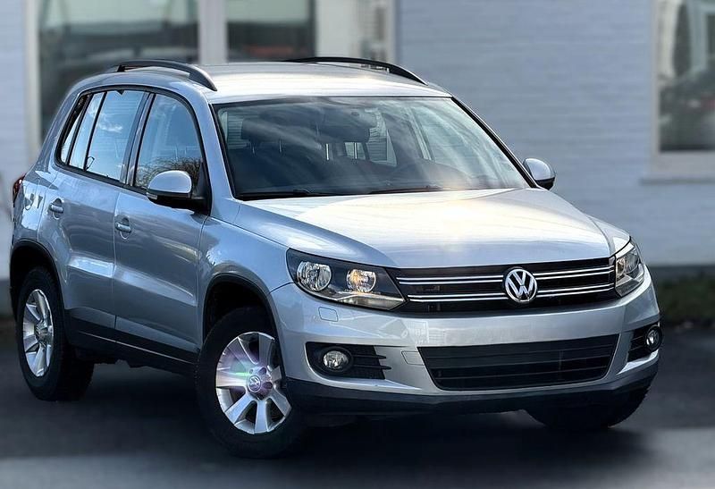 Gebraucht VW Tiguan Trendline 122 PS (89 kW) 2012 Silber SUV