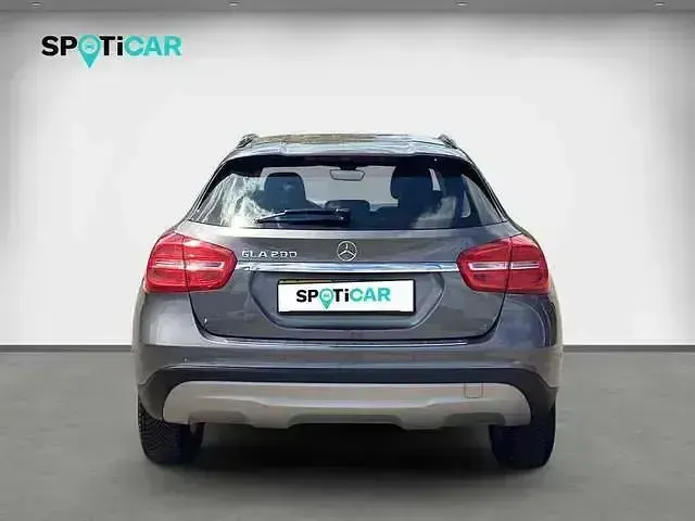 Gebraucht Mercedes GLA200 156 PS (114 kW) 2014 Mountaingrau  met. SUV