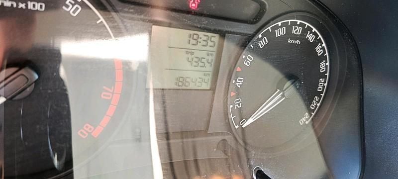Używany Skoda Fabia 60 KM (44 kW) 2009 Niebieski Hatchback