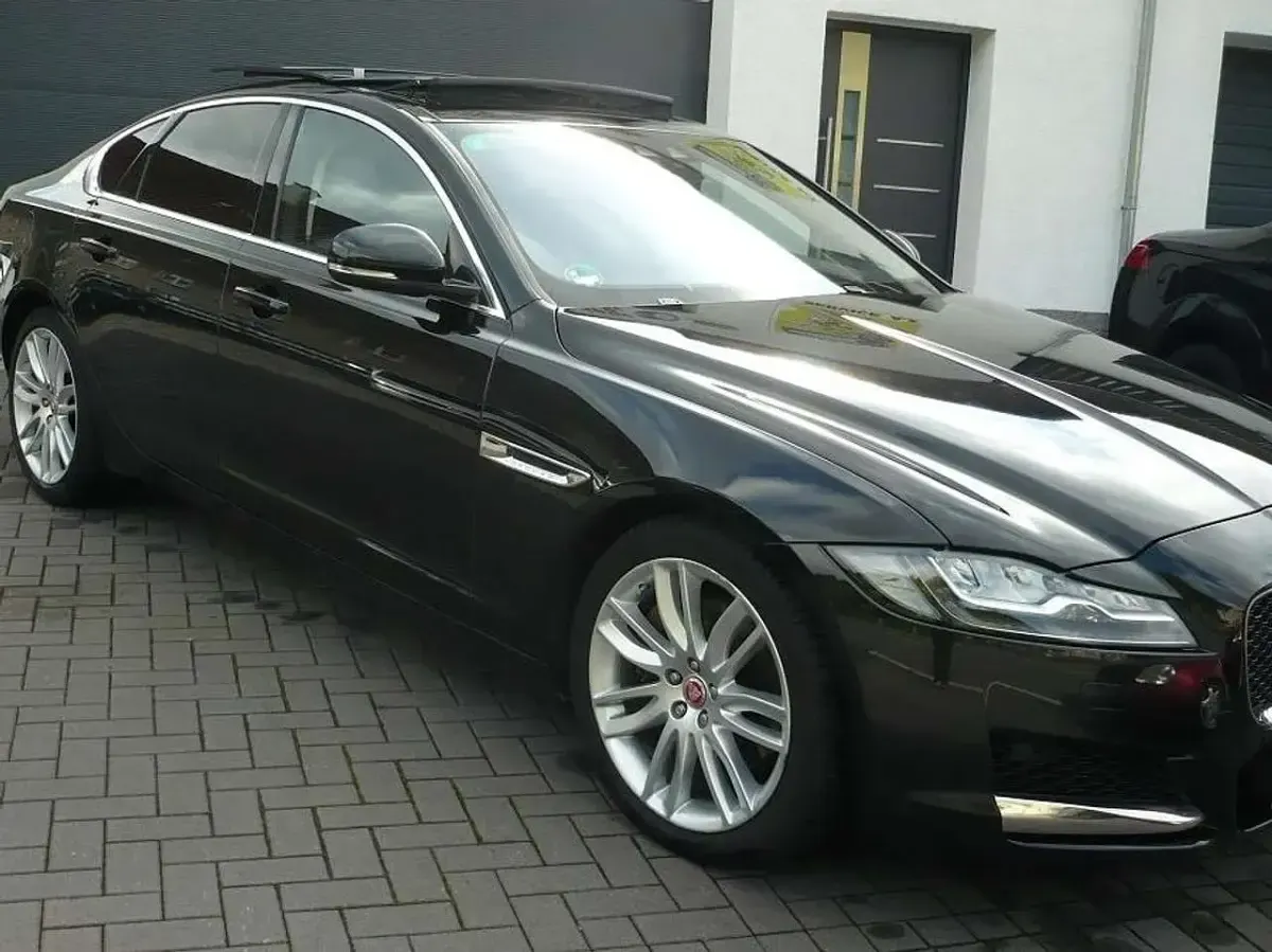 Gebraucht Jaguar XF 300 PS (220 kW) 2016 Schwarz Limousine