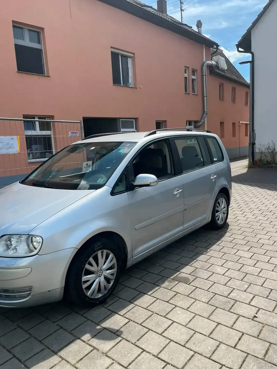 Gebraucht VW Touran 105 PS (77 kW) 2005 Silber Van / Kleinbus