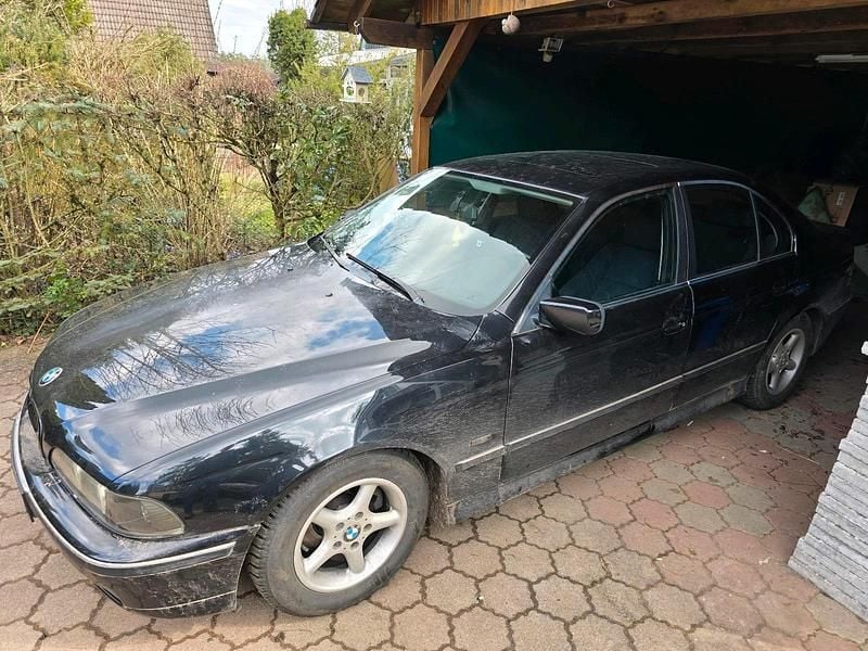 Gebraucht BMW 523 Sport Line 173 PS (127 kW) 2000 Schwarz Limousine