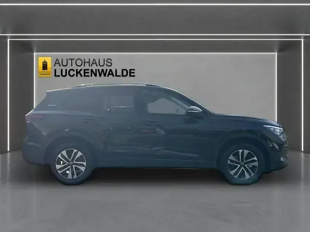 Neu VW Tiguan 150 PS (110 kW) 2026 Grau SUV