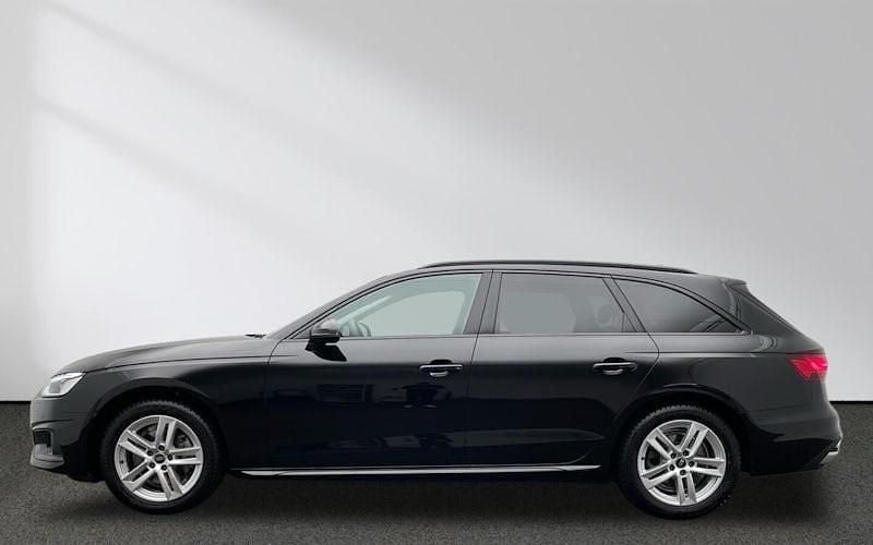 Używany Audi A4 Advanced 163 KM (119 kW) 2024 Czarny Kombi