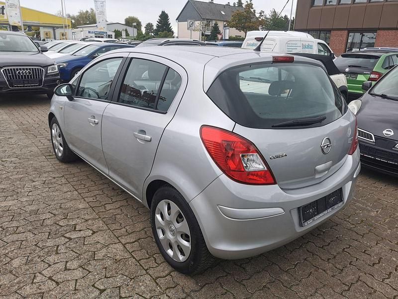 Gebraucht Opel Corsa Edition 87 PS (63 kW) 2012 Silber Kleinwagen