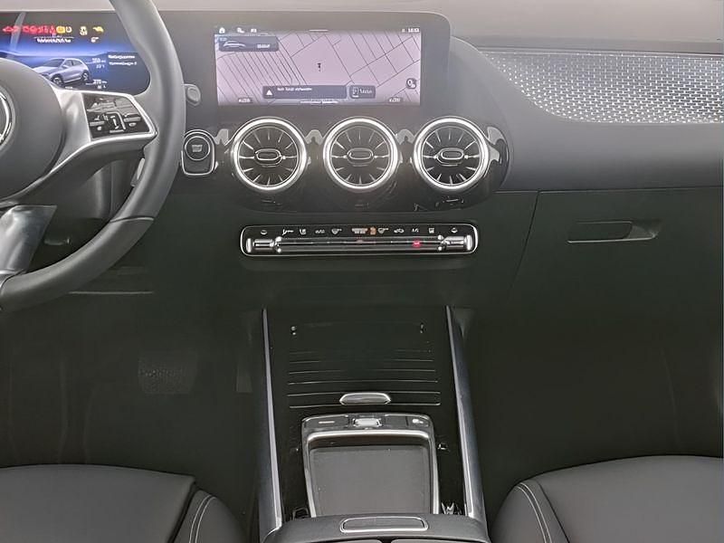 Gebraucht Mercedes EQA300 167 kW (228 PS) 2024 Rot SUV