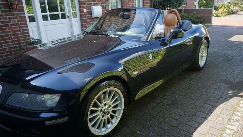 Schwarz Gebraucht 2002 BMW Z3 Sport Line Cabrio | 16.900 € - Bild 1/4