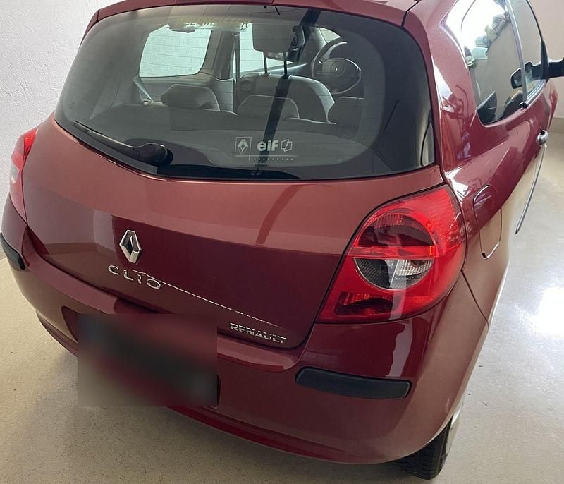 Gebraucht Renault Clio III Expression 75 PS (55 kW) 2006 Rot Limousine