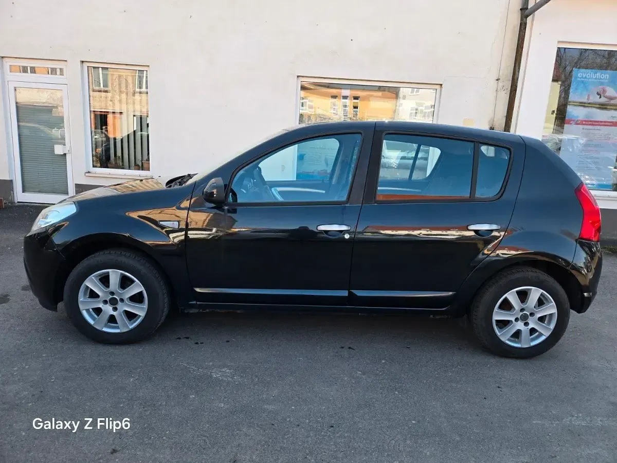 Gebraucht Dacia Sandero Lauréate 86 PS (63 kW) 2010 Schwarz Limousine