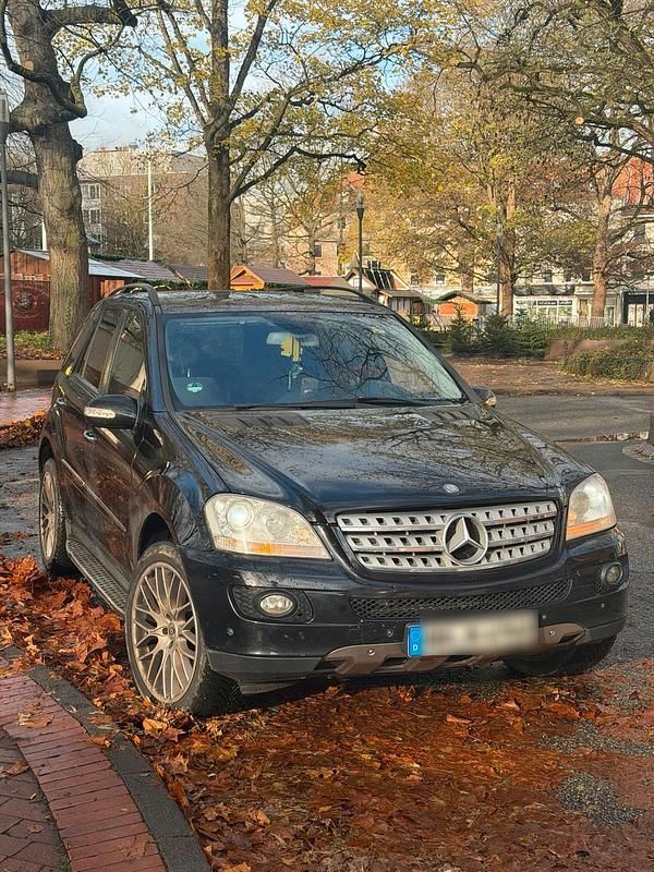 Schwarz Gebraucht 2006 Mercedes ML320 SUV | 7.750 € - Bild 1/4