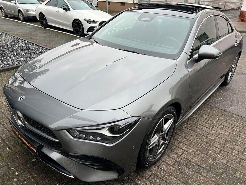 Mountaingrau Gebraucht 2024 Mercedes CLA200 Coupé | 34.890 € (Guter Preis) - Bild 1/4