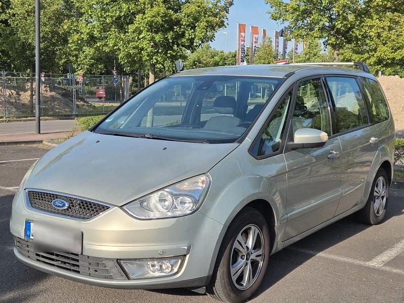 Gebraucht Ford Galaxy Trend 145 PS (106 kW) 2009 Grau Van / Kleinbus