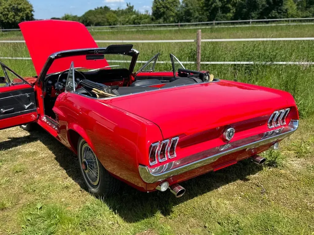 Gebraucht Ford V8 230 PS (169 kW) 1967 Rot Cabrio