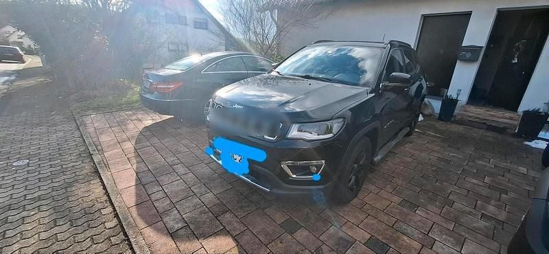 Gebraucht Jeep Compass Limited 140 PS (102 kW) 2018 Schwarz SUV