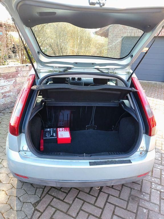 Gebraucht Ford Fiesta 69 PS (50 kW) 2004 Grün Kleinwagen