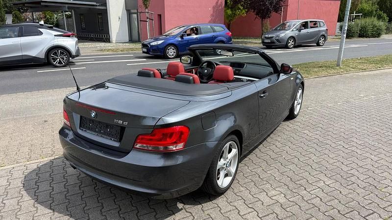 Gebraucht BMW 118 Cabriolet Sport Line 143 PS (105 kW) 2012 Grau Cabrio