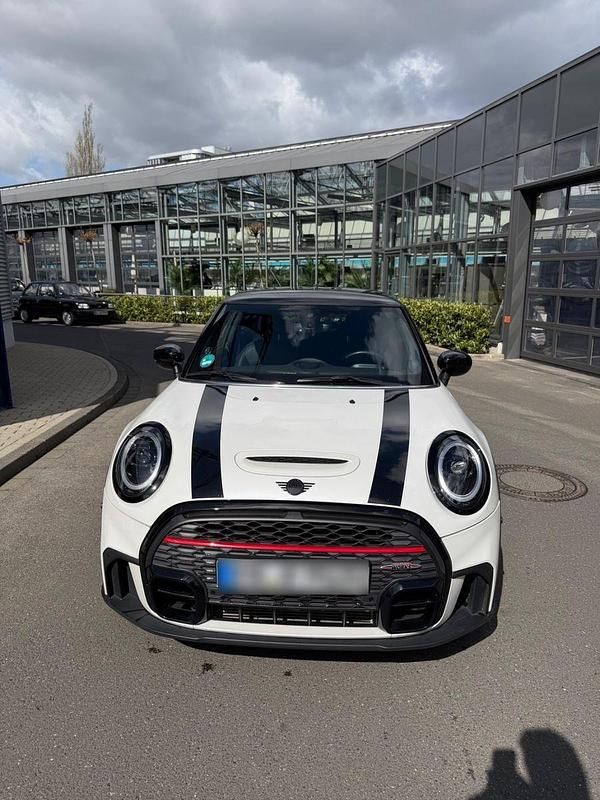 Gebraucht Mini John Cooper Works 231 PS (169 kW) 2024 Weiß Kleinwagen
