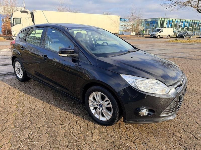 Gebraucht Ford Focus Trend 95 PS (69 kW) 2011 Schwarz Limousine