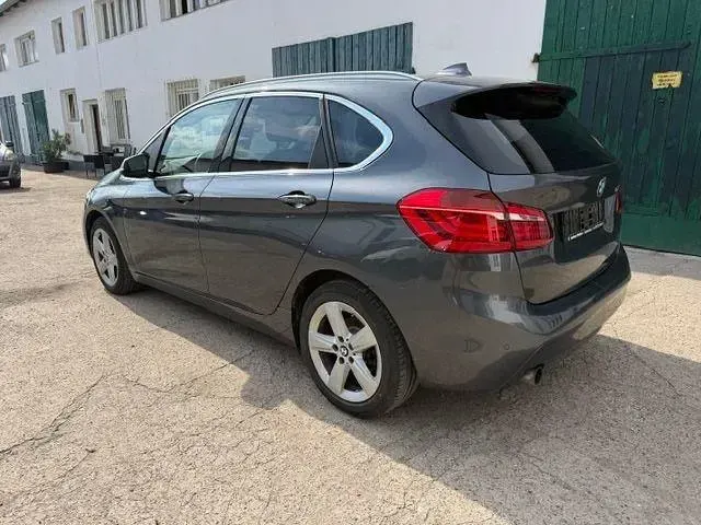 Gebraucht BMW 218 Active Tourer Advantage 136 PS (100 kW) 2016 Grau Van / Kleinbus