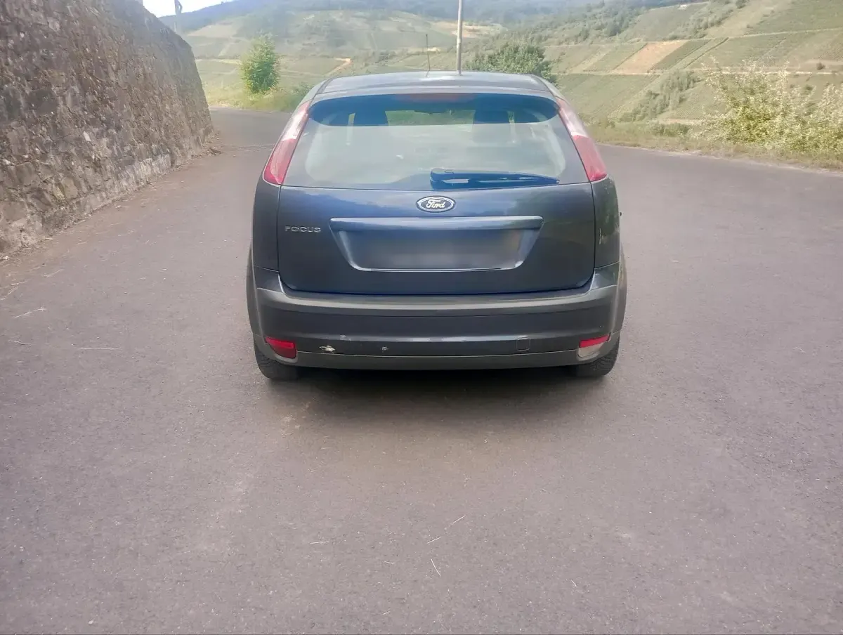 Gebraucht Ford Focus 105 PS (77 kW) 2007 Grau Limousine