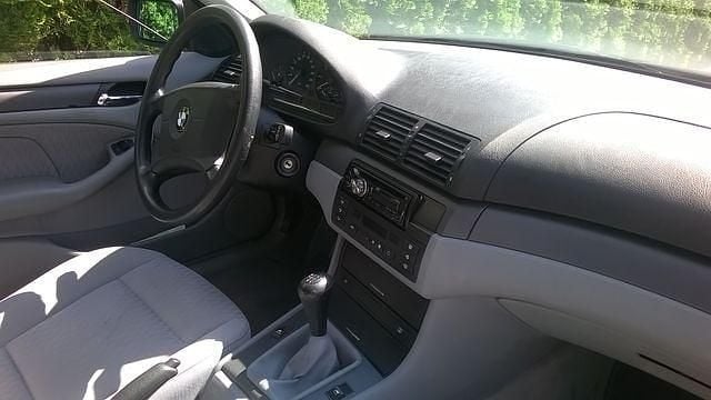 Gebraucht BMW 318 160 PS (117 kW) 1999 Silber Limousine