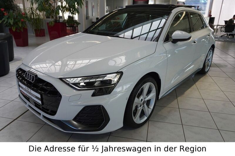 Weiß Gebraucht 2024 Audi A3 Sportback S-Line Limousine | 35.990 € (Superpreis) - Bild 1/4