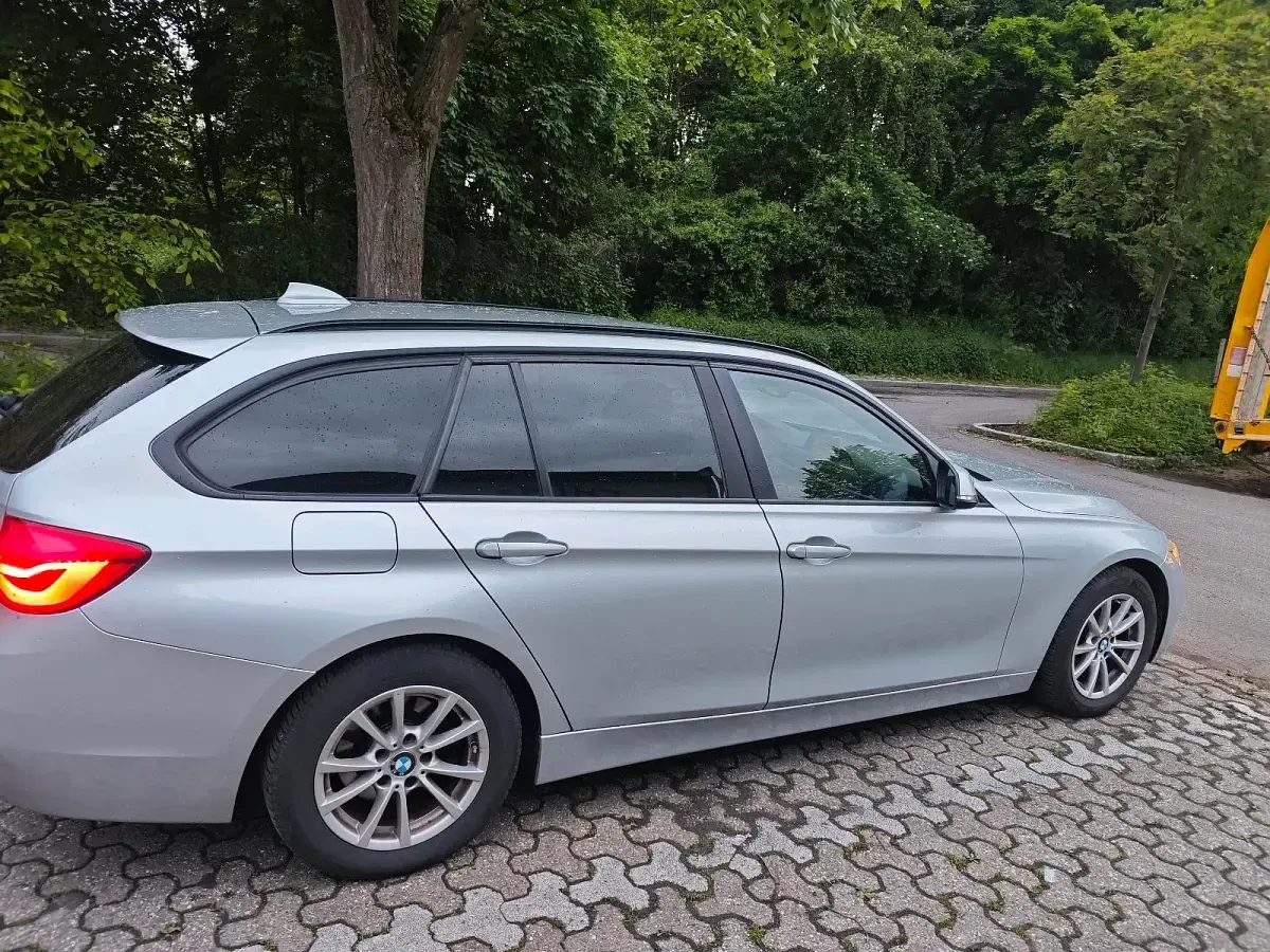 Gebraucht BMW 318 150 PS (110 kW) 2016 Silber Kombi