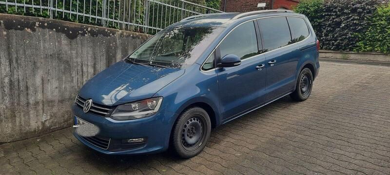 Blau Gebraucht 2017 VW Sharan Allstar Van / Kleinbus | 15.200 € (Fairer Preis) - Bild 1/4
